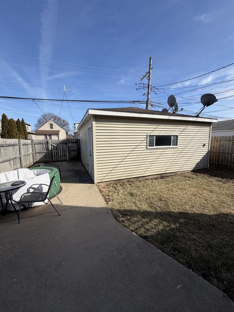 5475 N Monitor Avenue Property Photo 22