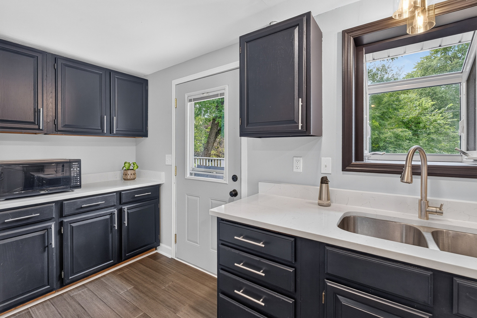 1521 Surrey Road Property Photo 8