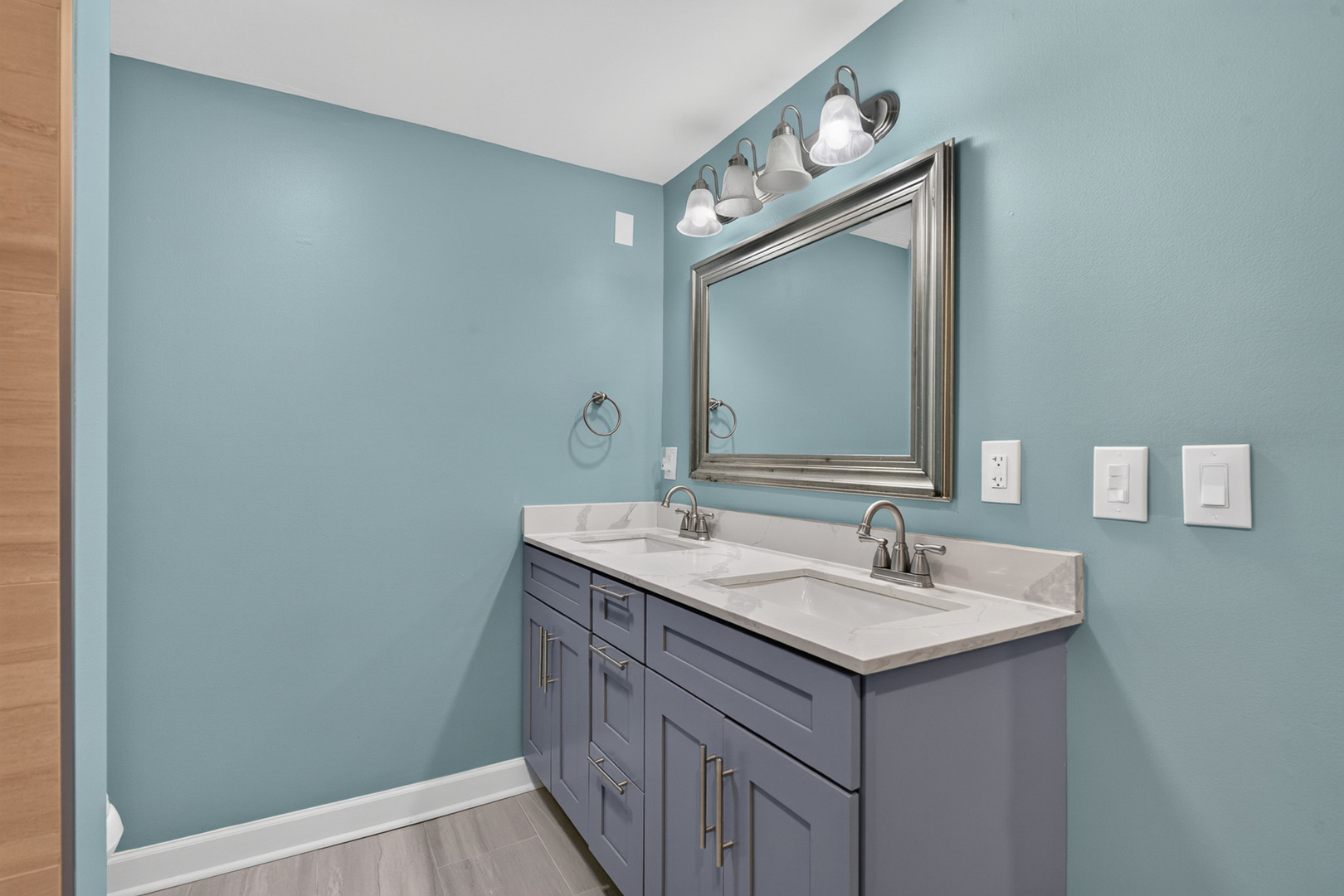 1521 Surrey Road Property Photo 12