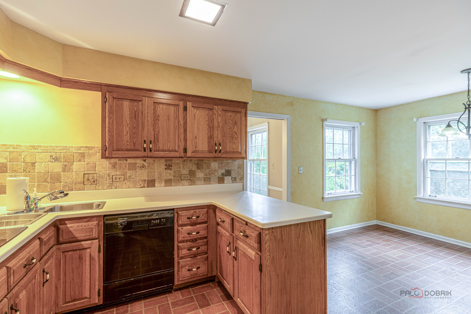 1495 Northwoods Circle Property Photo 7