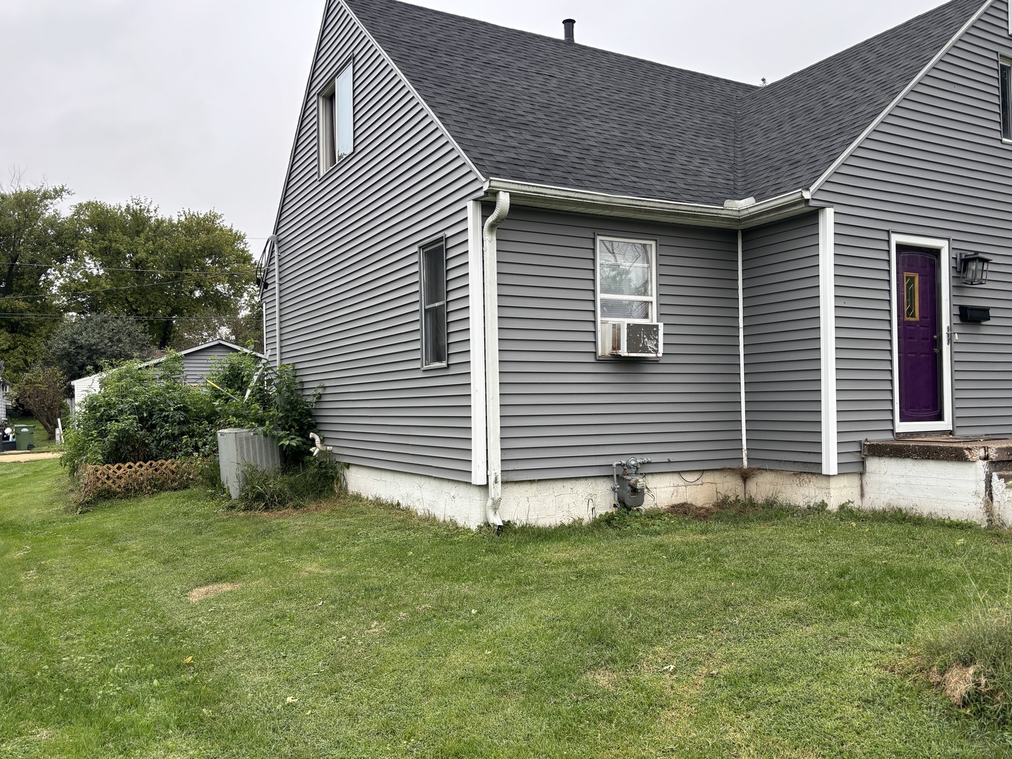 2440 Dunham Street Property Photo 2