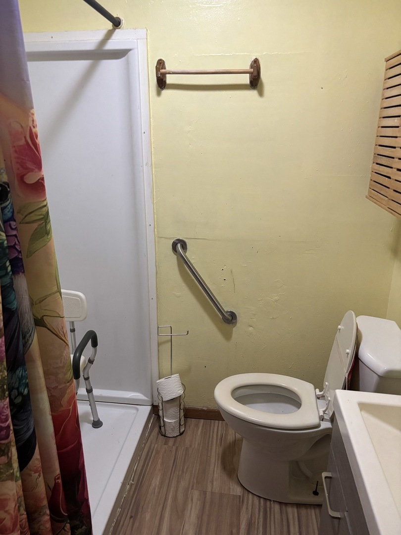 2440 Dunham Street Property Photo 9