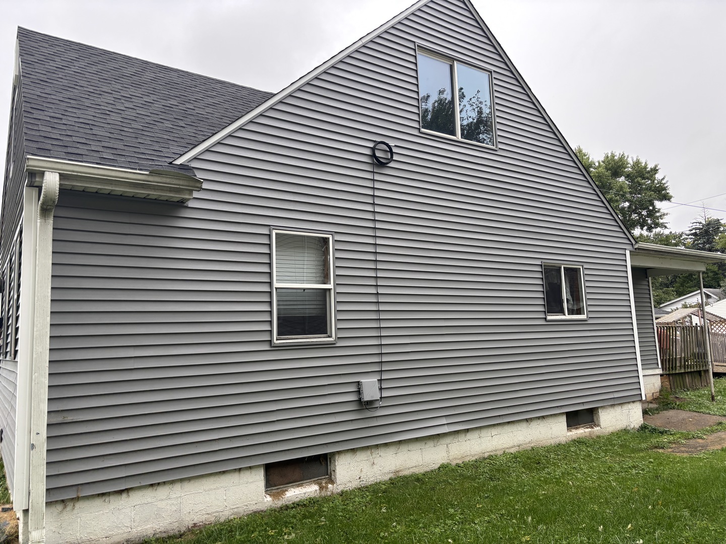 2440 Dunham Street Property Photo 17