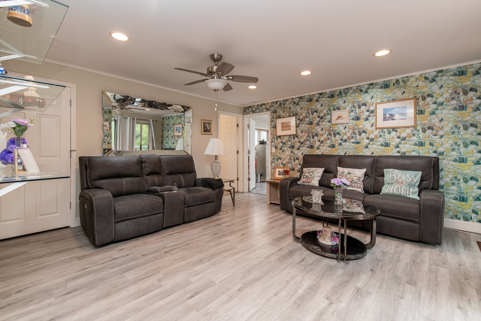 22144 W Cedar Drive Property Photo 6