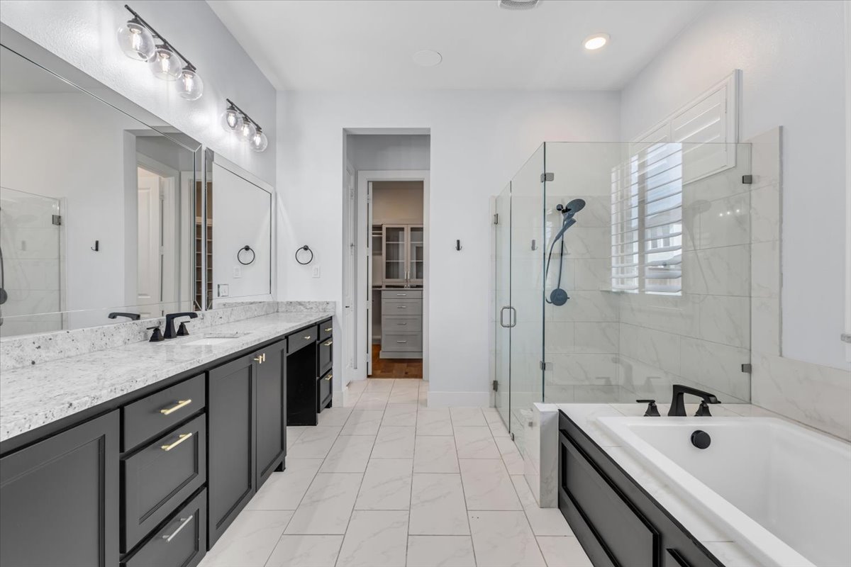 4049 Covent Garden Lane Property Photo 14