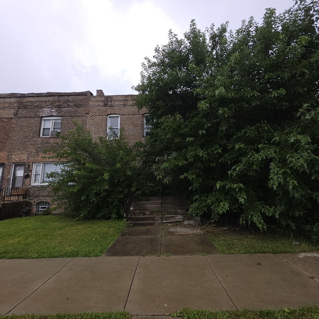 10756 S Langley Avenue 1075 Property Photo 1