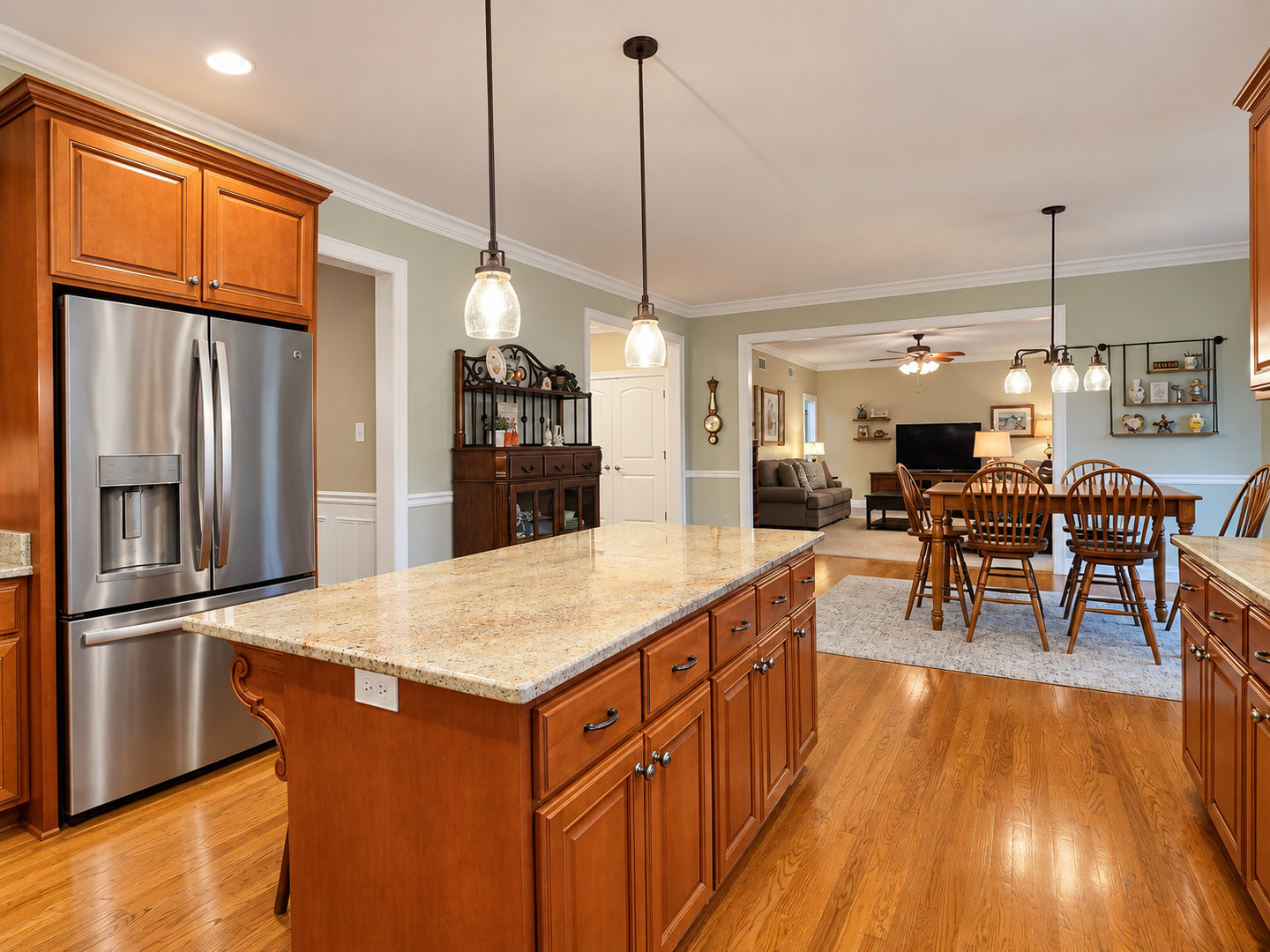 2016 Edgeview Drive Property Photo 4