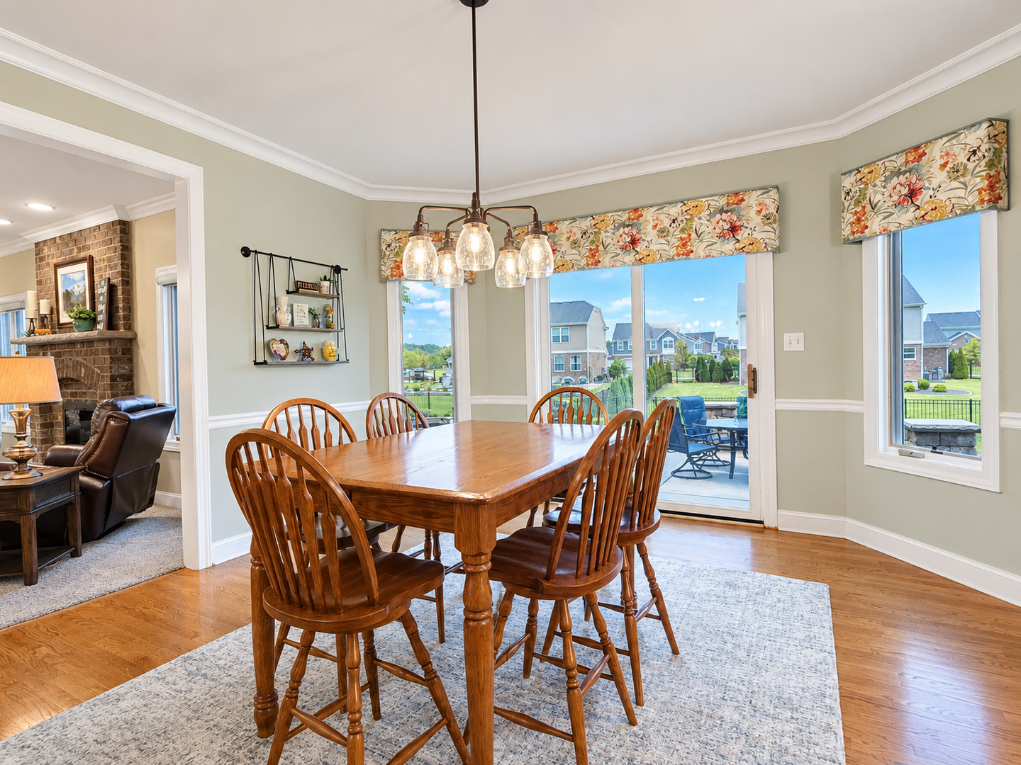 2016 Edgeview Drive Property Photo 5