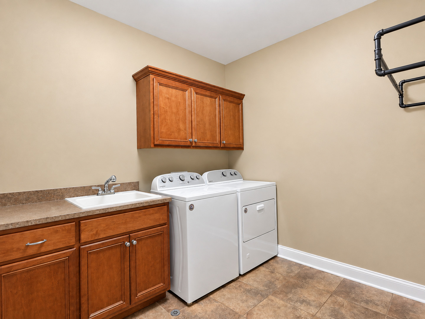 2016 Edgeview Drive Property Photo 22