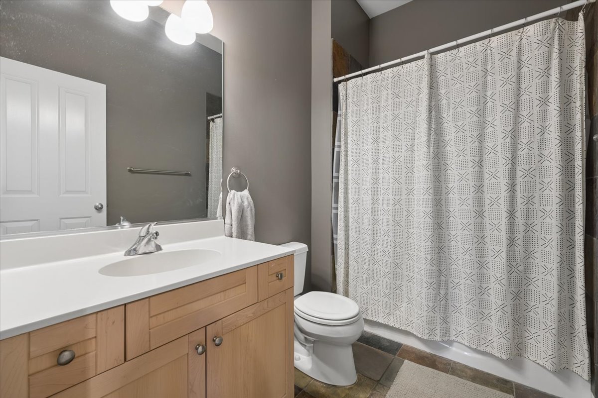2116 W Cullom Avenue 201 Property Photo 20