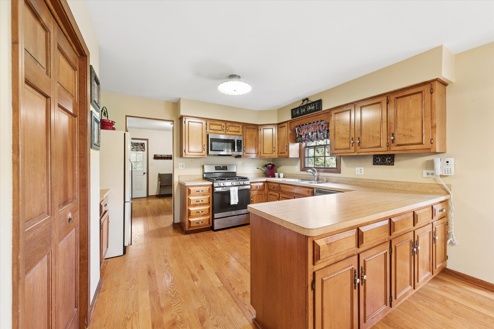 2146 Oak Court Property Photo 11