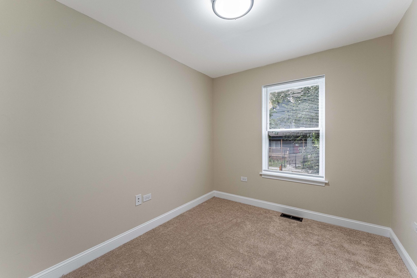 6615 S Normal Boulevard Property Photo 31