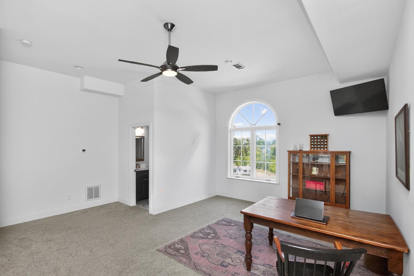 108 Hunters Run Property Photo 33