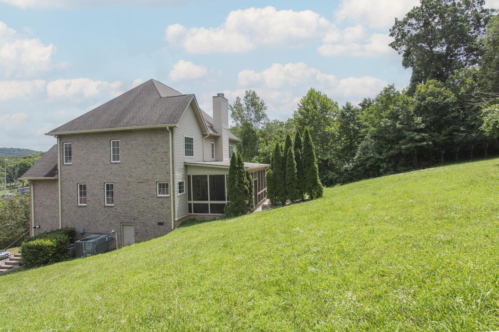 108 Hunters Run Property Photo 45