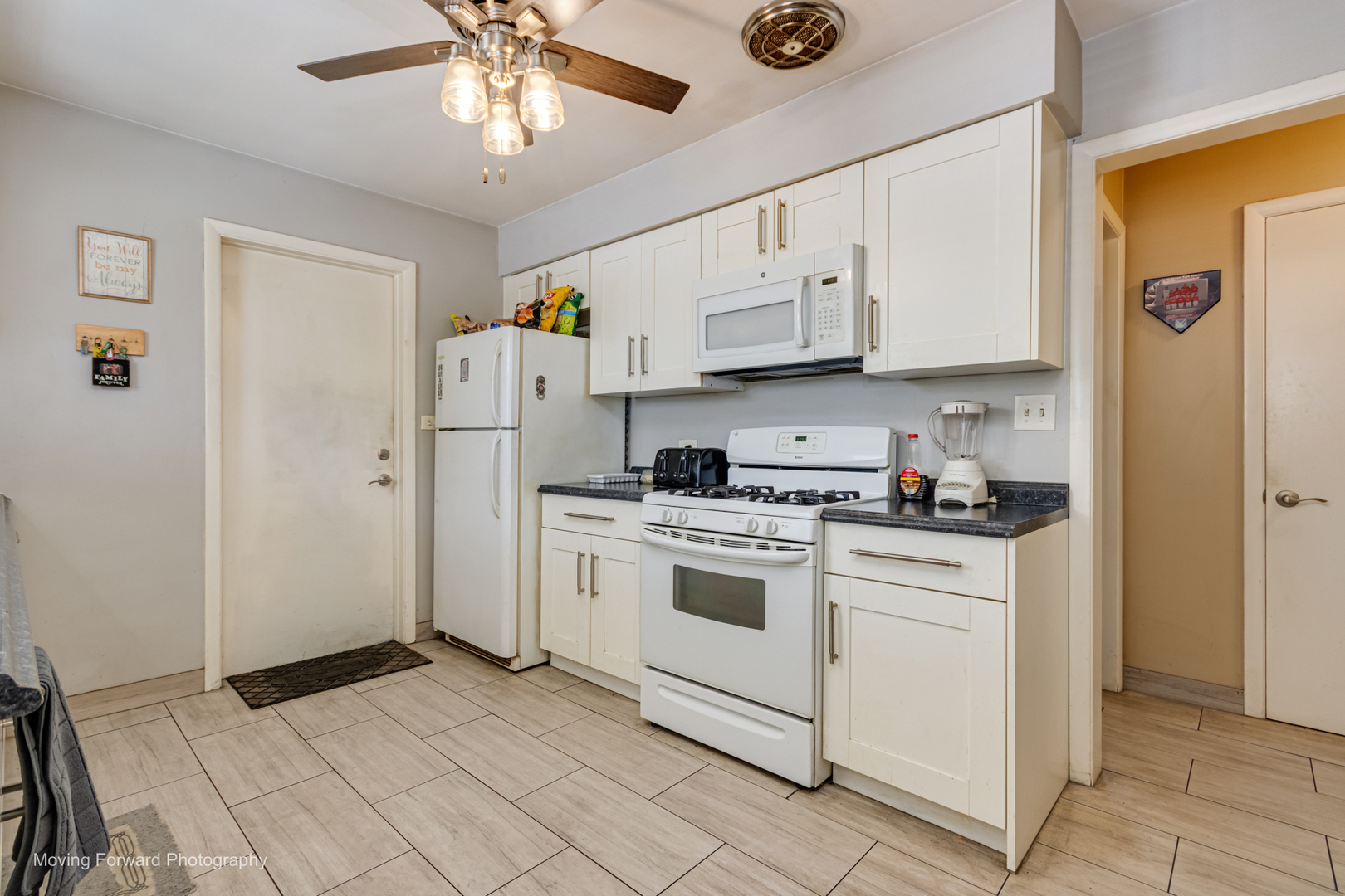 121 S Addison Road Property Photo 28