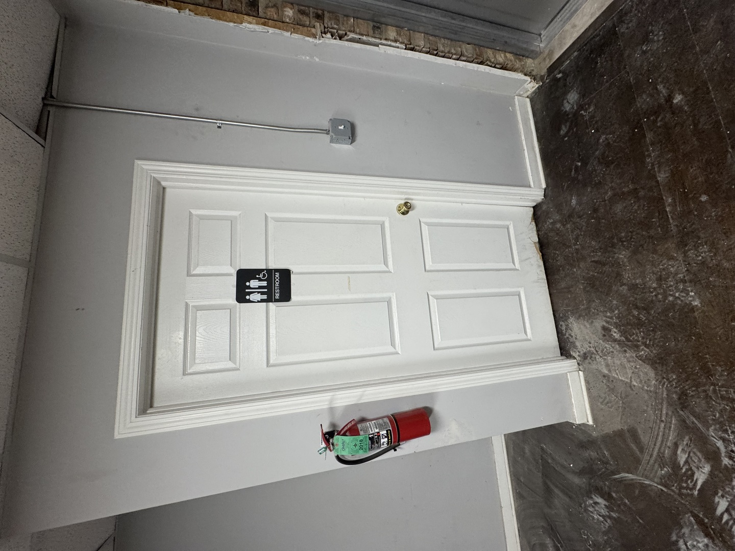 906 W Belmont Avenue Property Photo 18