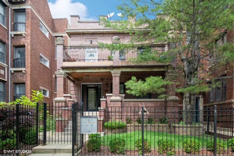 1230 W North Shore Avenue 1 Property Photo 1