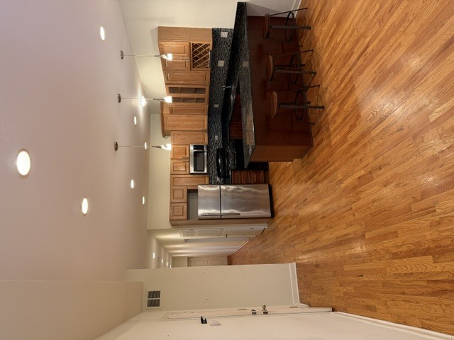 1230 W North Shore Avenue 1 Property Photo 2