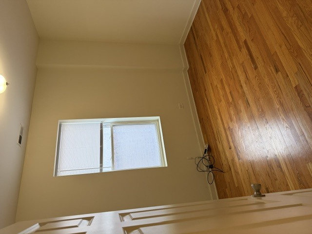 1230 W North Shore Avenue 1 Property Photo 4