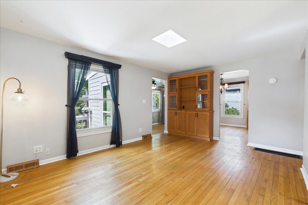 67 Grove Avenue Property Photo 6