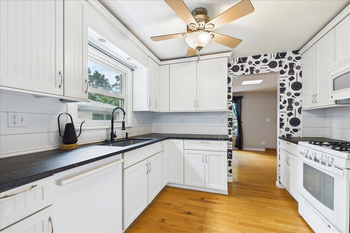 67 Grove Avenue Property Photo 9