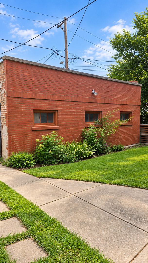 9330 S Laflin Street Property Photo 16