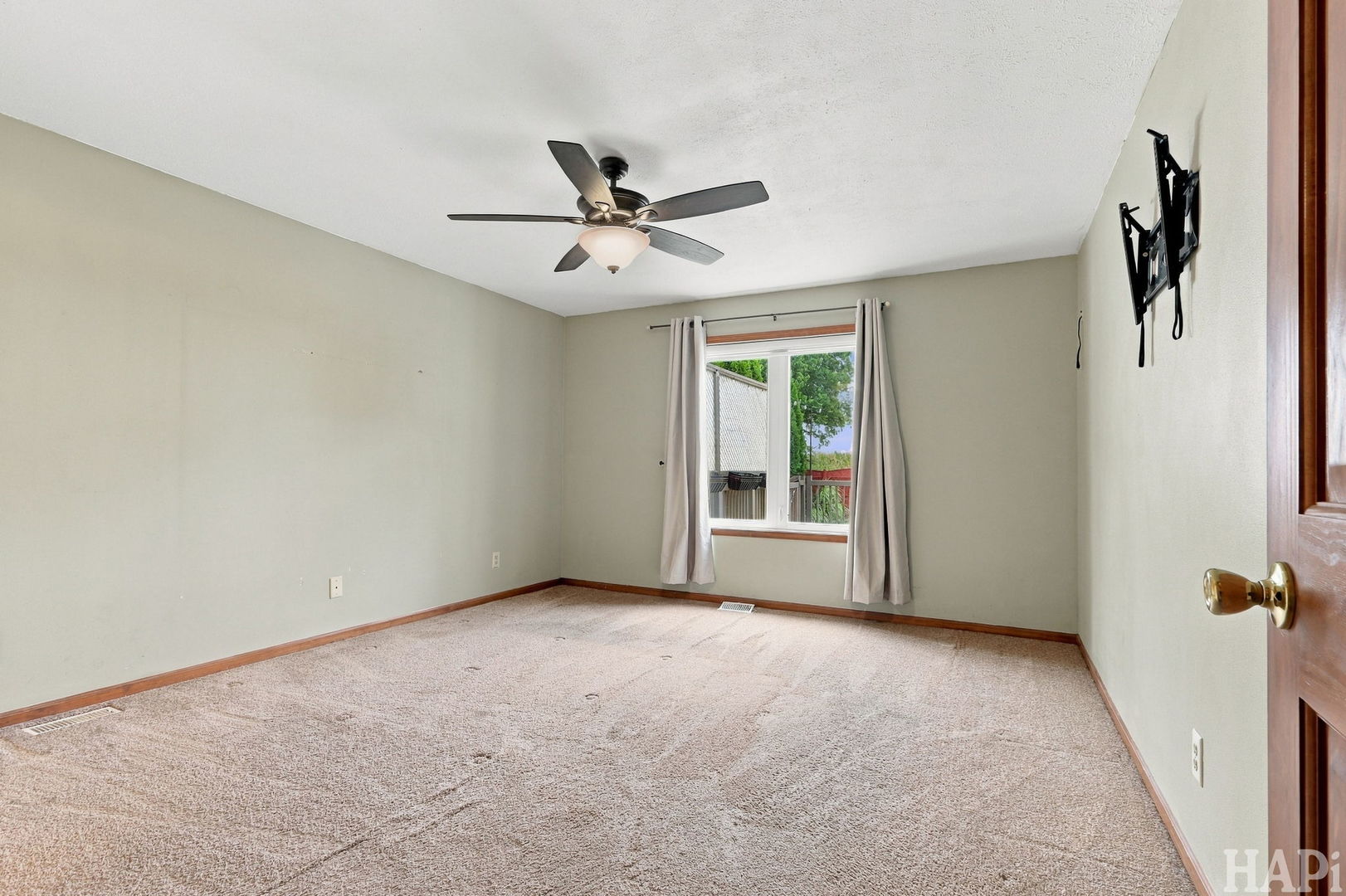 1988 Burnett Drive Property Photo 11