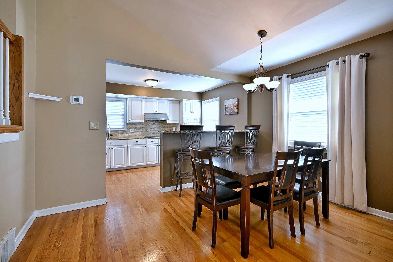 482 E Park Avenue Property Photo 6