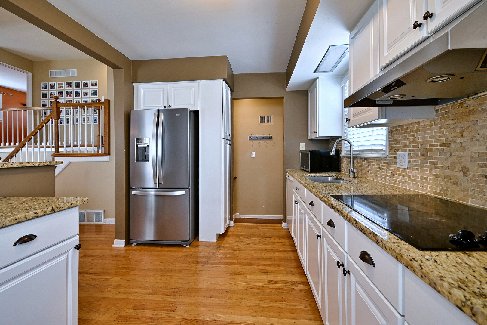 482 E Park Avenue Property Photo 11