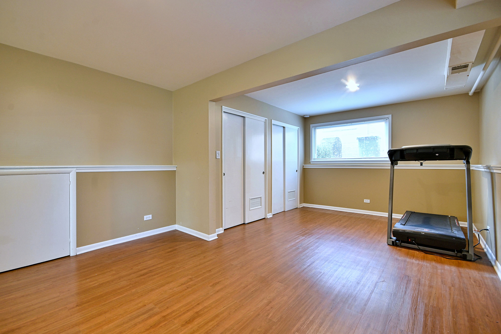 482 E Park Avenue Property Photo 24