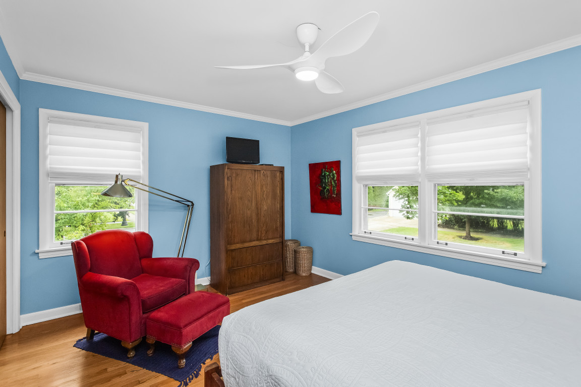 2761 Lincolnwood Drive Property Photo 18