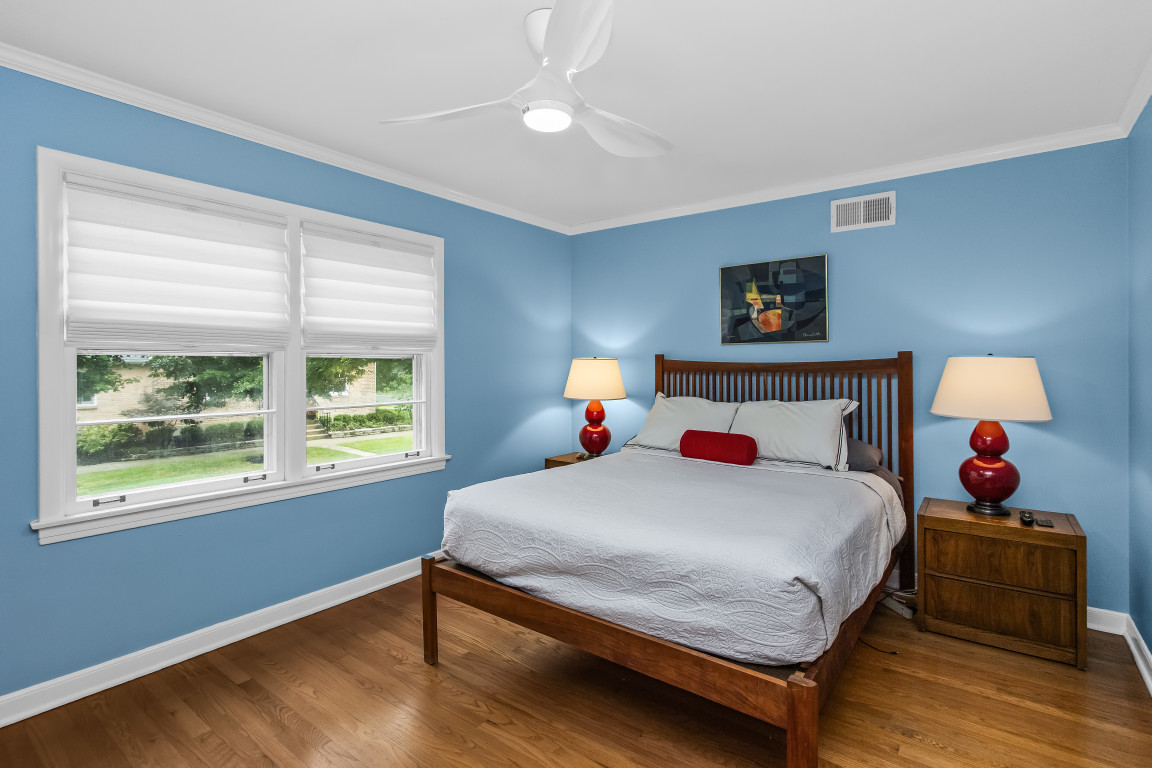 2761 Lincolnwood Drive Property Photo 19