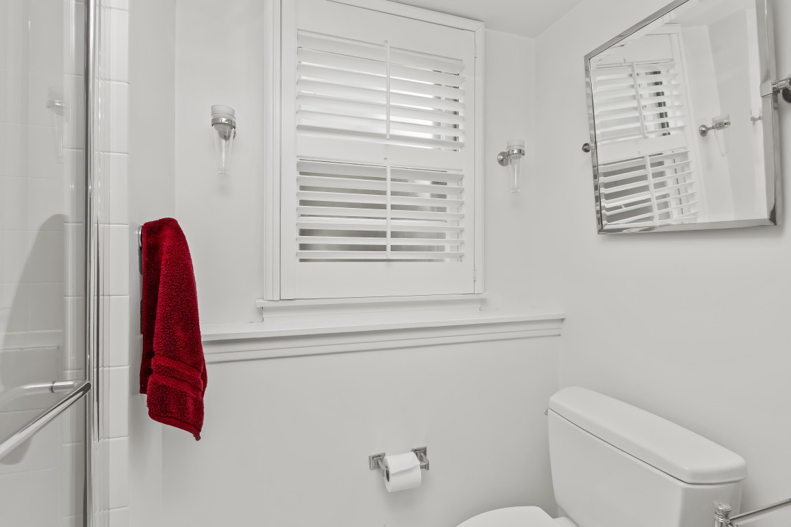 2761 Lincolnwood Drive Property Photo 27