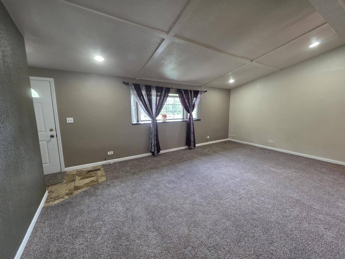 306 E Edwards Street Property Photo 5