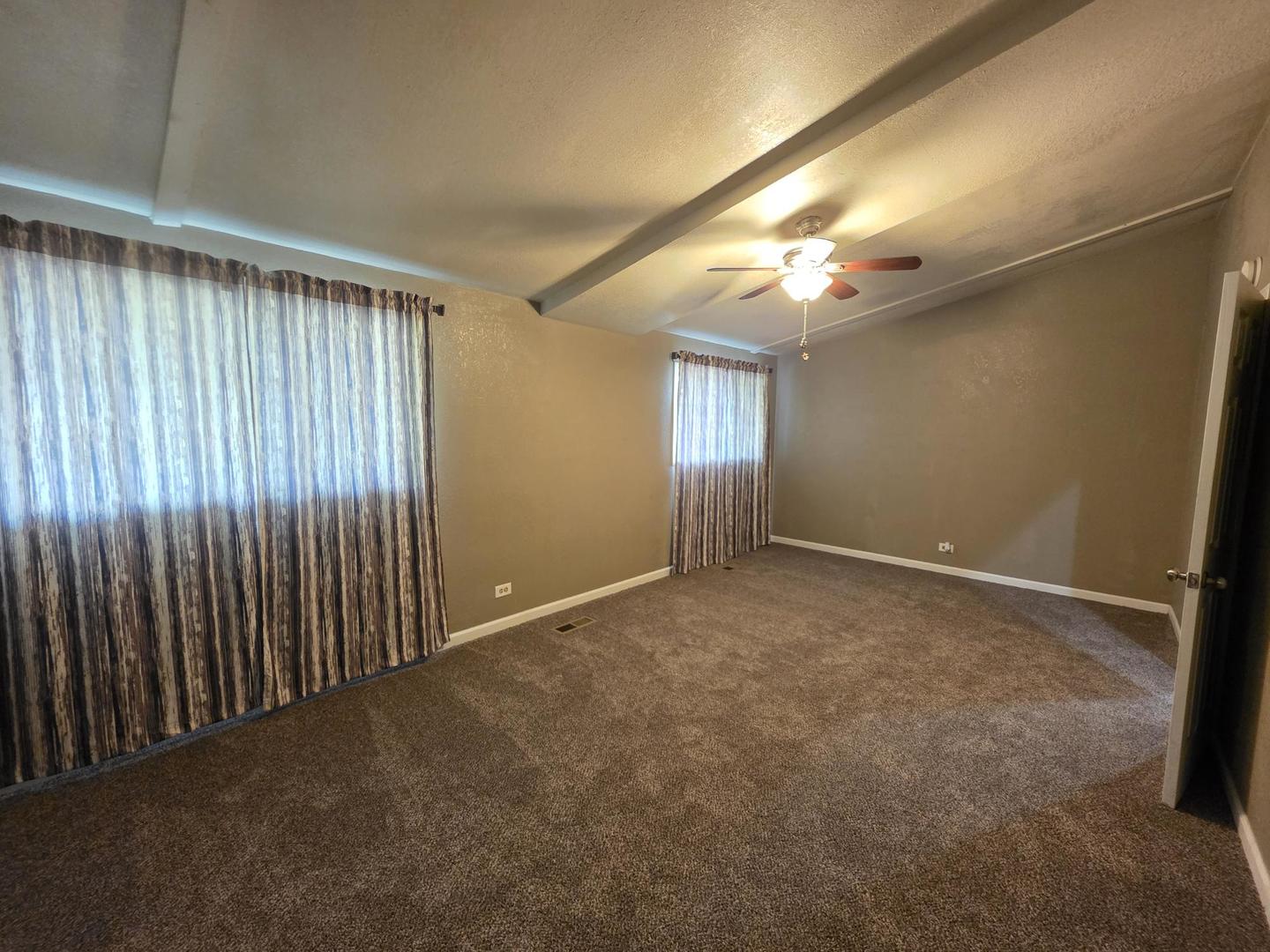 306 E Edwards Street Property Photo 13