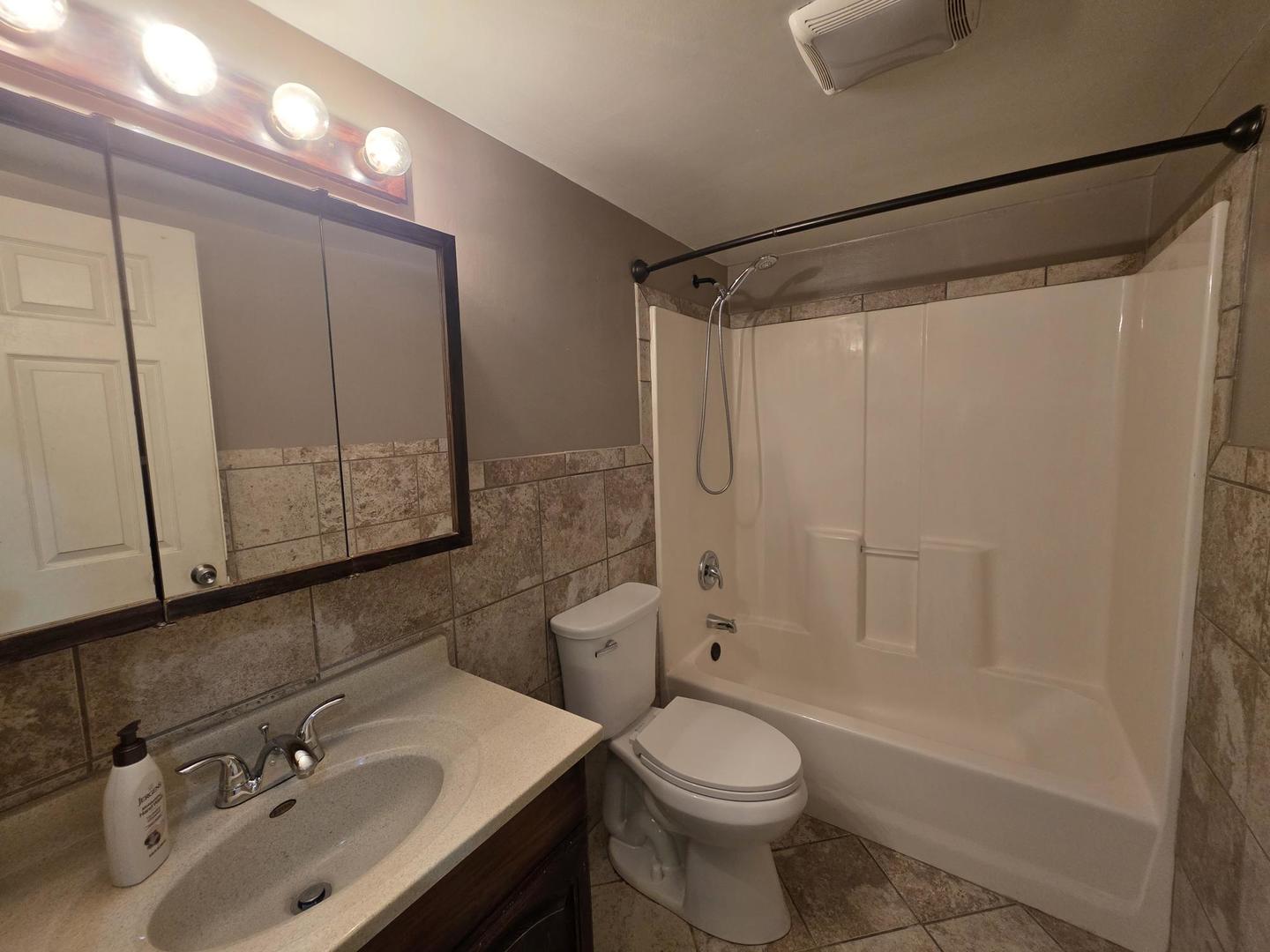 306 E Edwards Street Property Photo 14