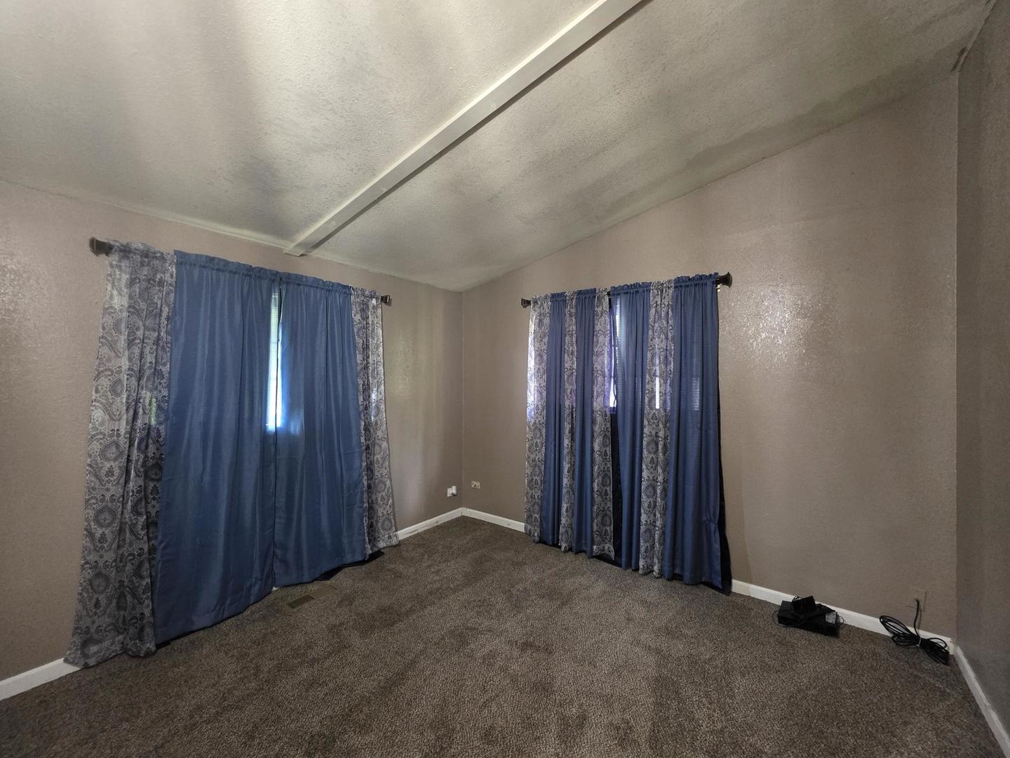 306 E Edwards Street Property Photo 15