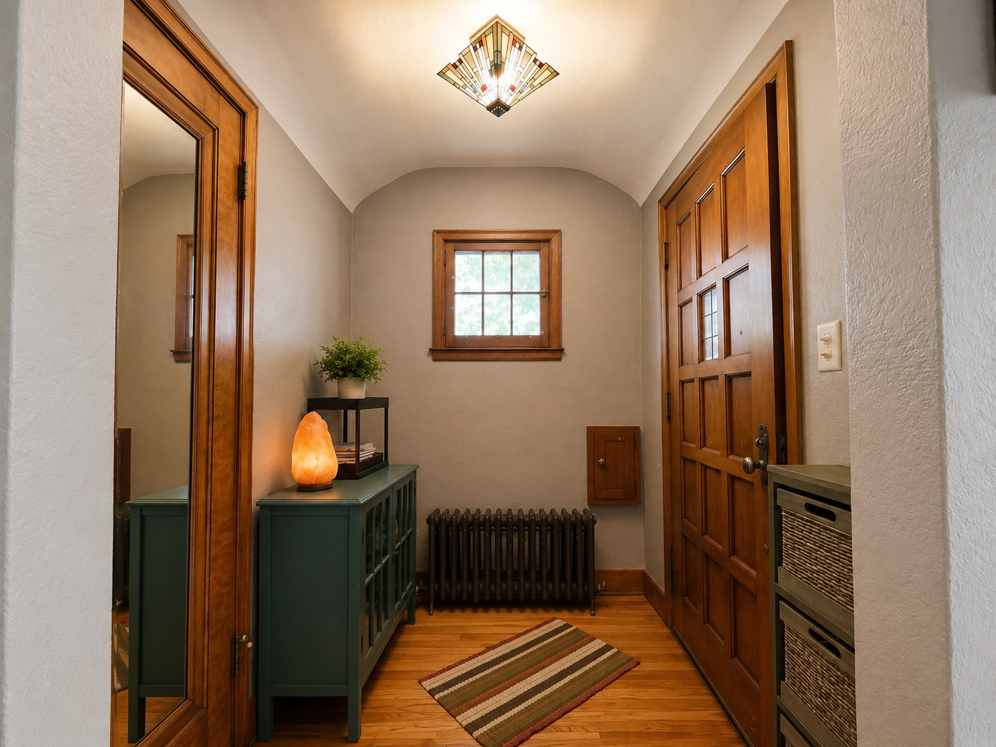 470 Marguerite Street Property Photo 3