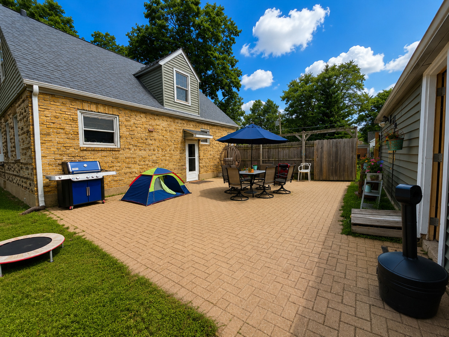 470 Marguerite Street Property Photo 22