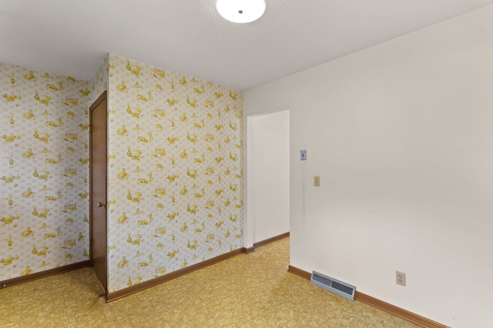 3510 N Elmwood Avenue Property Photo 9