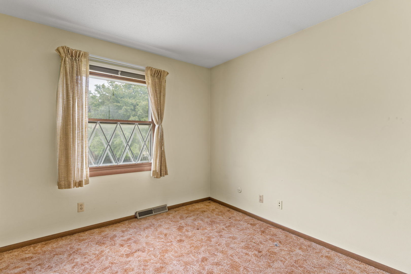 3510 N Elmwood Avenue Property Photo 13