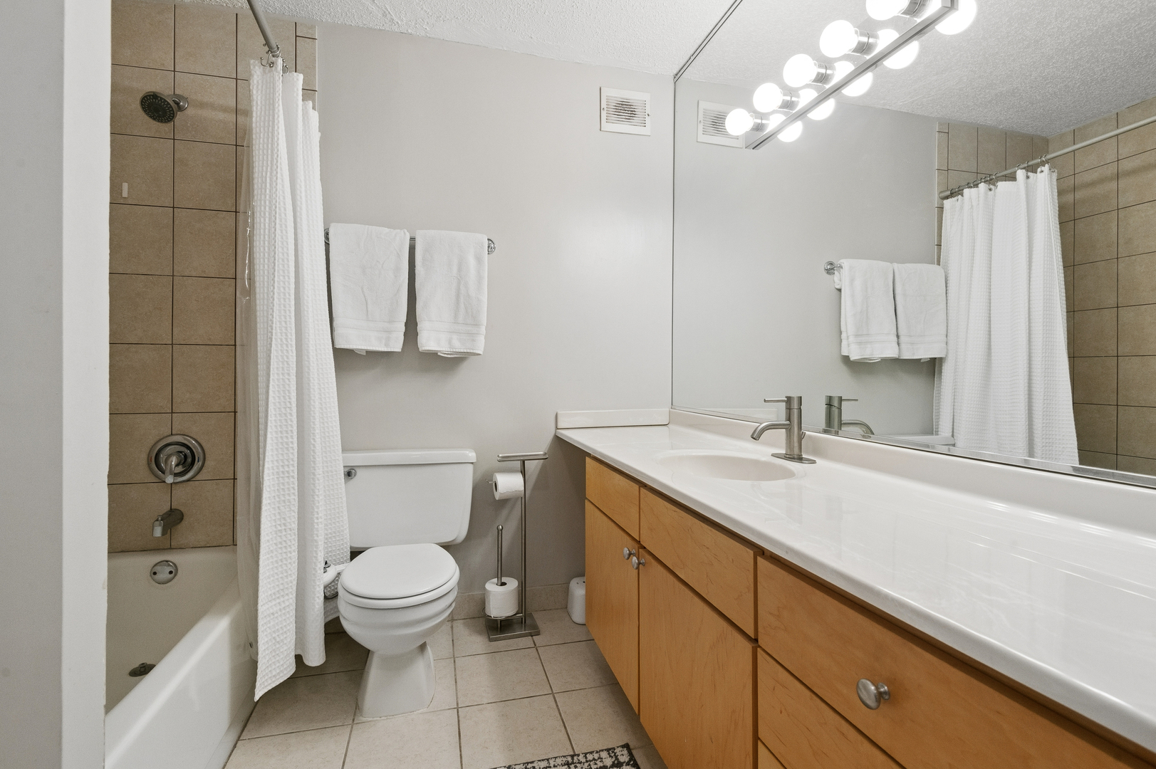 30 E Huron Street 5006 Property Photo 17