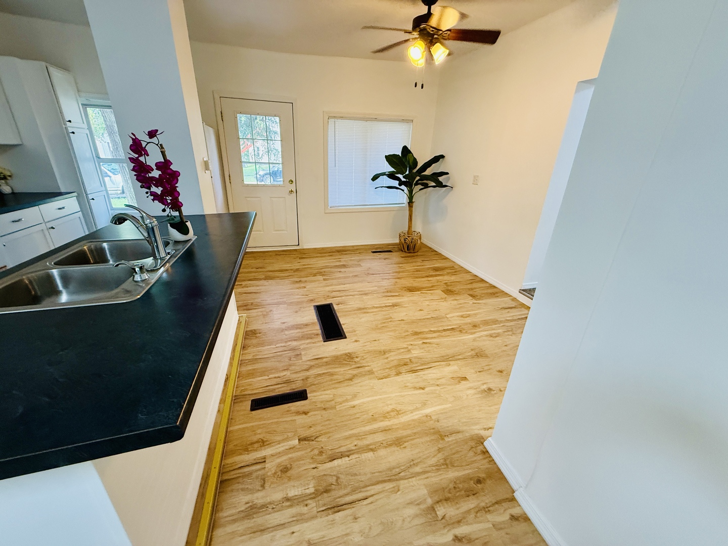 12762520 Property Photo 7