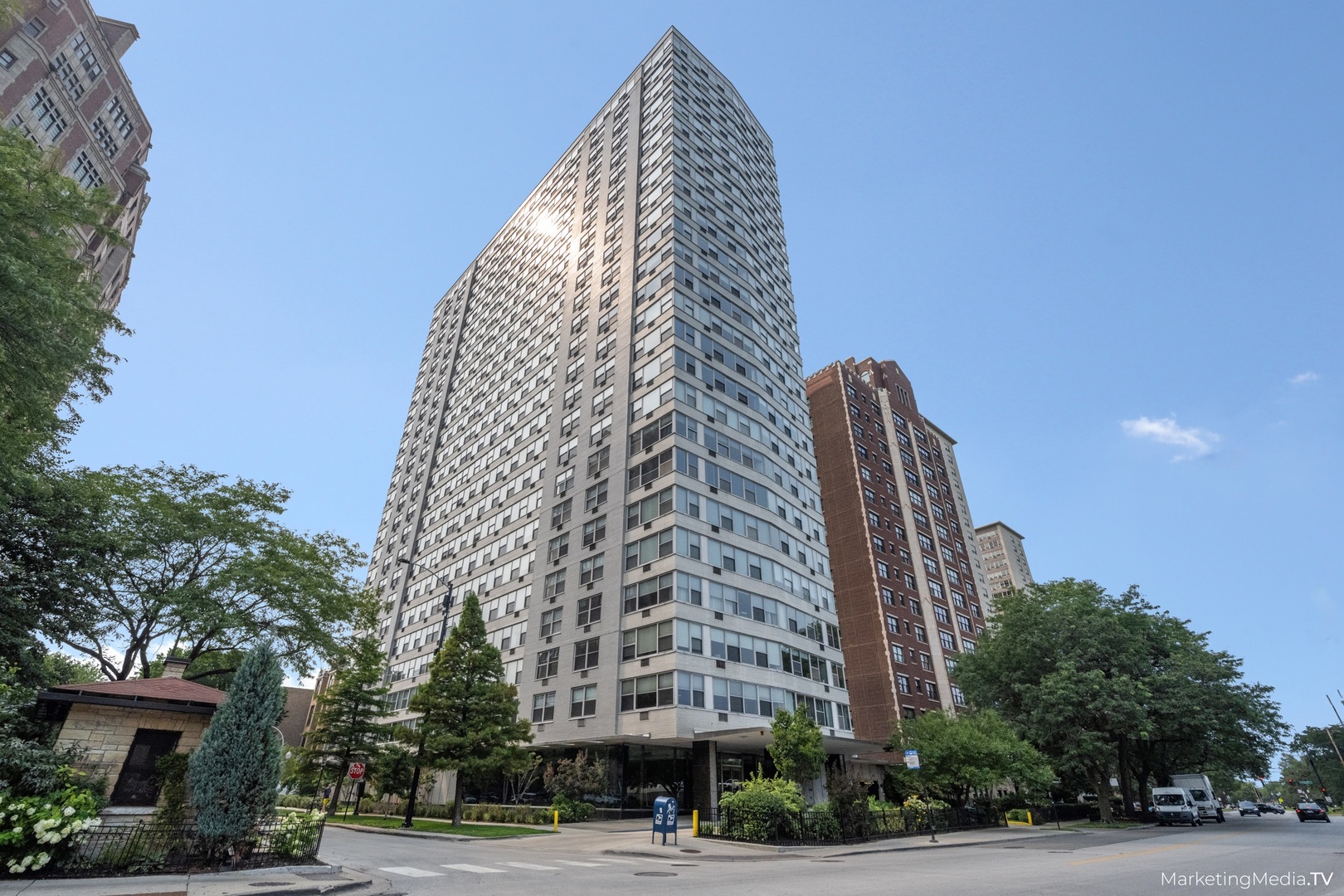 3900 N Lake Shore Drive 9K Property Photo 1