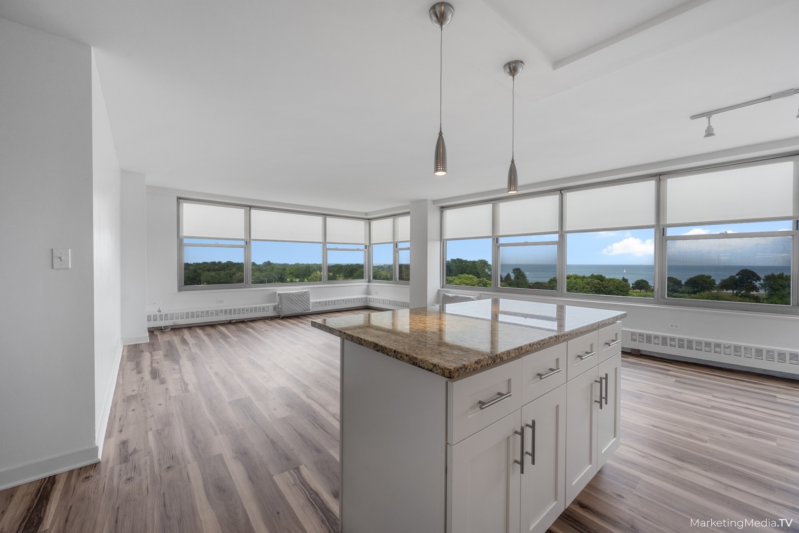 3900 N Lake Shore Drive 9k Property Photo 3