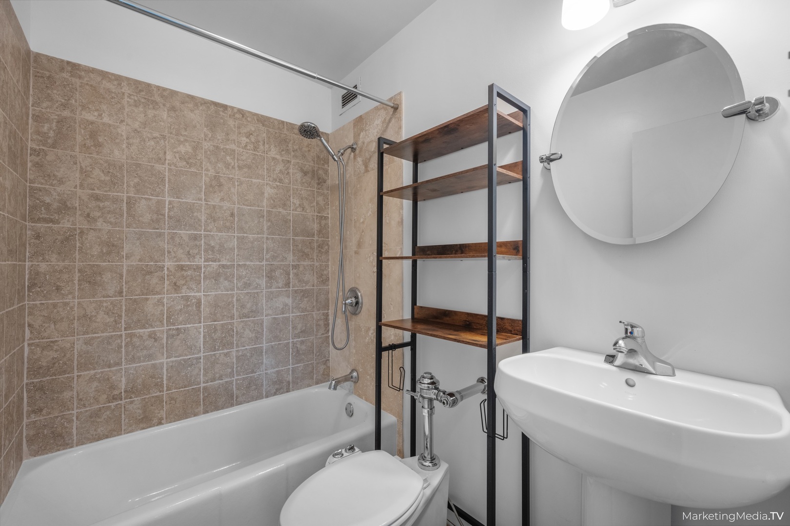 3900 N Lake Shore Drive 9k Property Photo 9