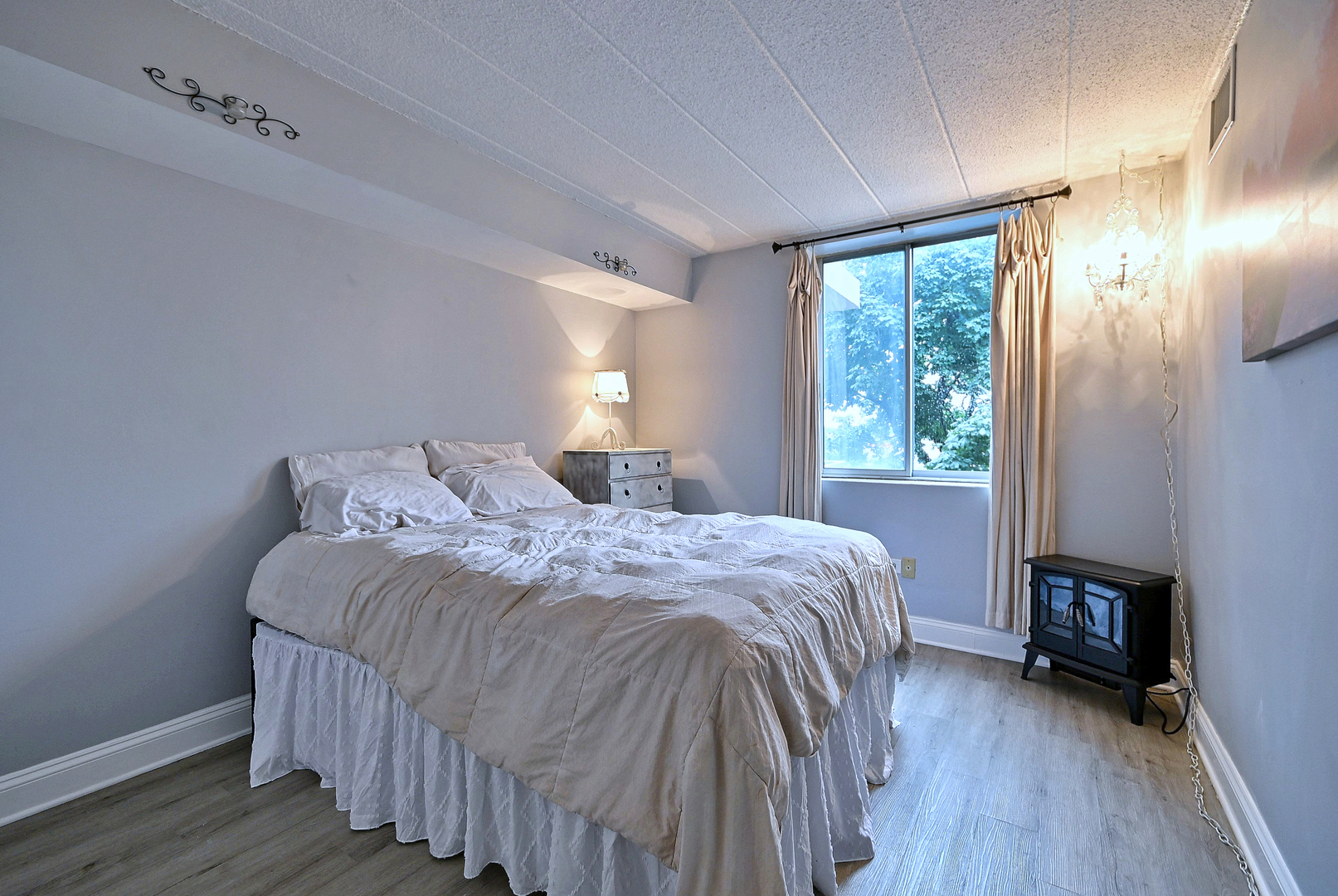 110 W Butterfield Road 309s Property Photo 16