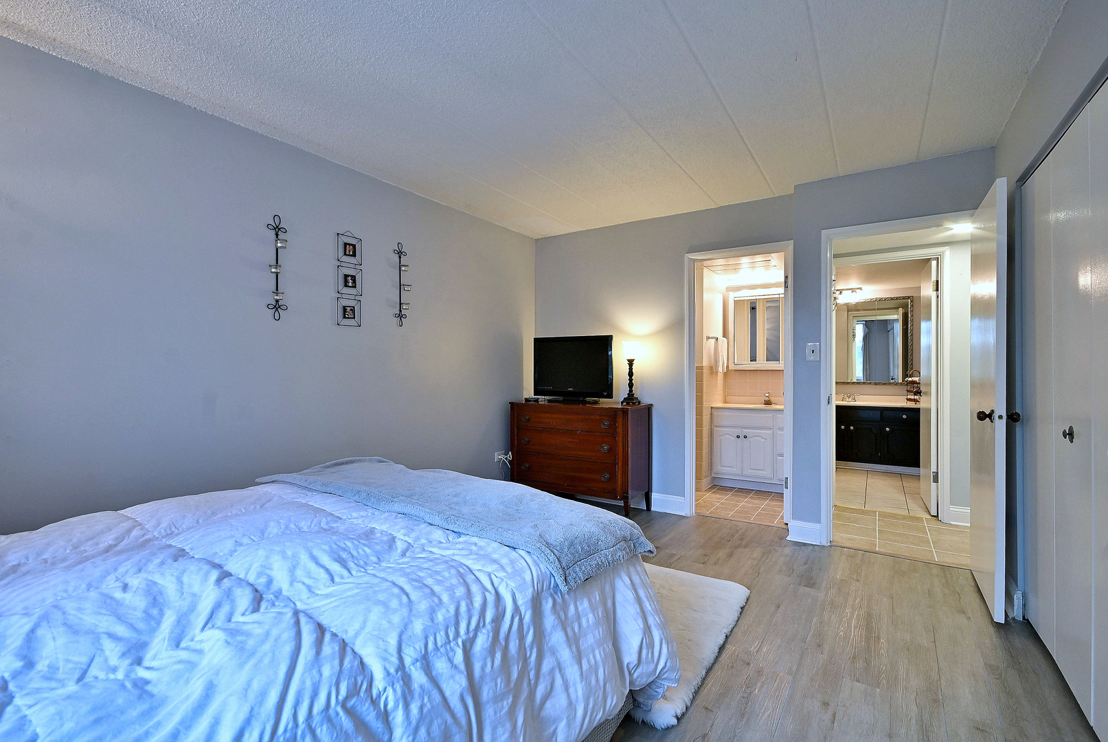 110 W Butterfield Road 309s Property Photo 19