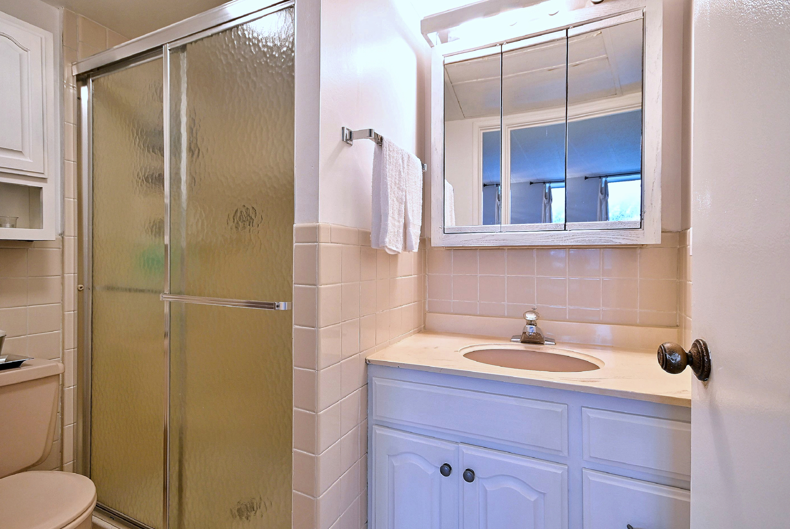 110 W Butterfield Road 309s Property Photo 21