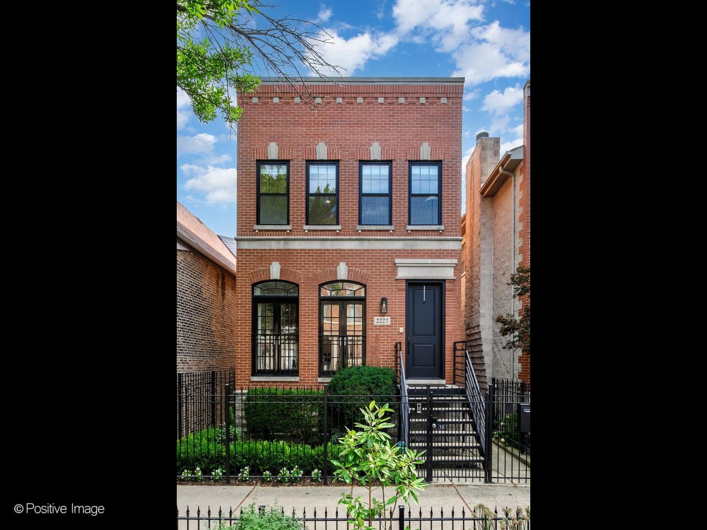 2227 W Medill Avenue Property Photo 1